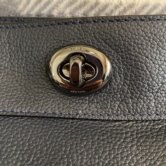 Coach Turnlock Leather Shoulder Bag Dark Navy - Picture 4 of 10